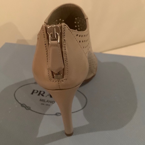 Prada shoes - Picture 8 of 13